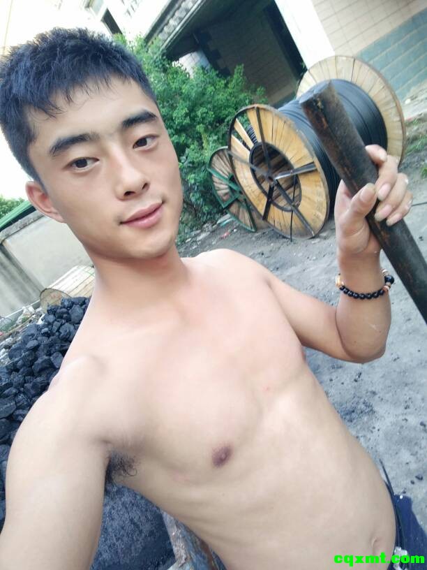 143747j8fmyhhof661xmoo.jpg